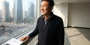 장기렌트카 위약금 폐업 후 대표님이 승계 절차를 준비하며 송도신도시 사무실 정리 후 마지막으로 서류 작업하는 모습입니다.
